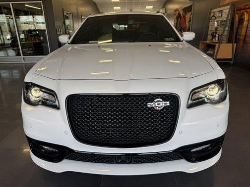 2023 Chrysler 300