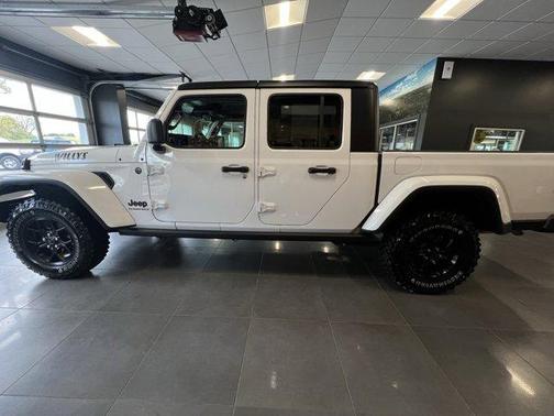 2024 Jeep Gladiator Sport