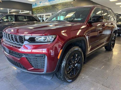 2026 Jeep Grand Cherokee Laredo