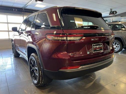 2026 Jeep Grand Cherokee Laredo