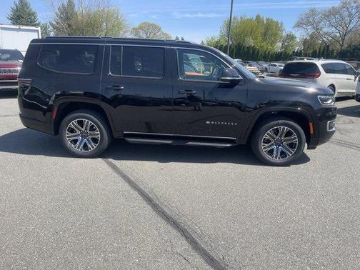 2025 Jeep Wagoneer Base