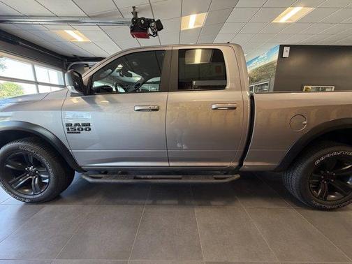 Billet Silver Metallic Clearcoat 2022 RAM 1500 Classic SLT