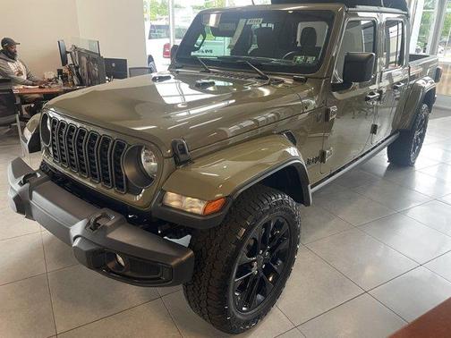 2025 Jeep Gladiator Sport