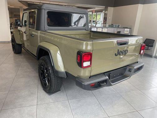 2025 Jeep Gladiator Sport