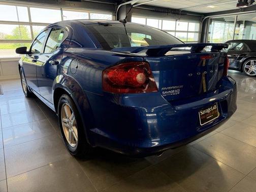 Blue Streak Pearlcoat 2014 Dodge Avenger SE