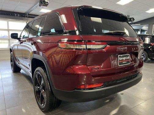 2025 Jeep Grand Cherokee Laredo