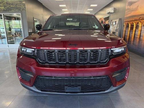 Velvet Red Pearlcoat 2025 Jeep Grand Cherokee Laredo