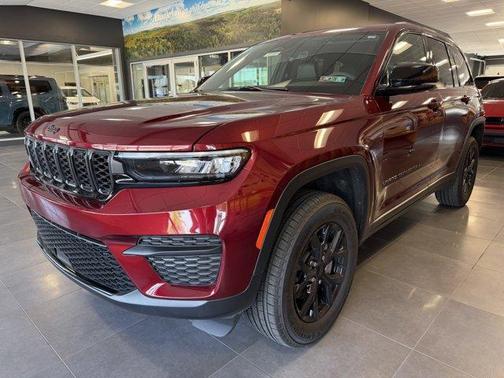 Velvet Red Pearlcoat 2025 Jeep Grand Cherokee Laredo