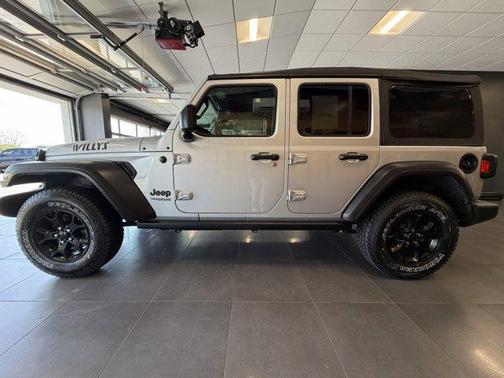 Silver Zynith Clearcoat 2022 Jeep Wrangler Unlimited Sport
