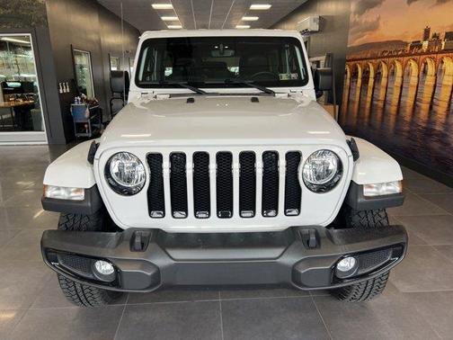 2022 Jeep Wrangler Unlimited Sahara Altitude