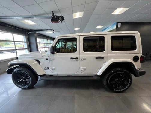 2022 Jeep Wrangler Unlimited Sahara Altitude