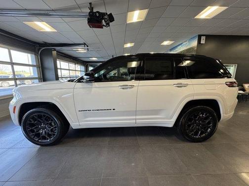 2025 Jeep Grand Cherokee Summit