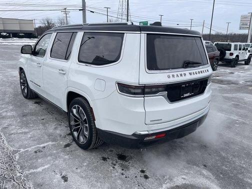 2022 Jeep Grand Wagoneer Series III