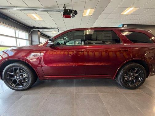 Octane Red Pearlcoat 2026 Dodge Durango GT Plus HEMI V8