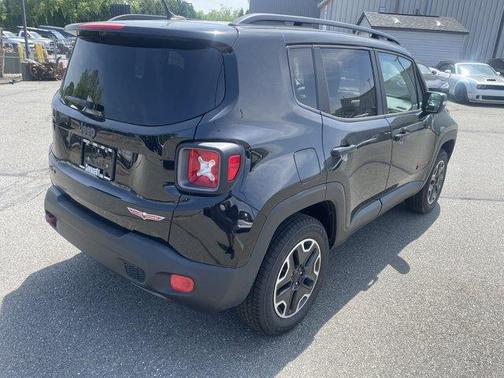 2017 Jeep Renegade Trailhawk