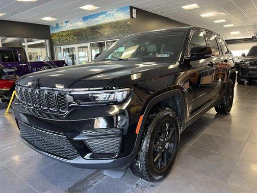 2025 Jeep Grand Cherokee Laredo