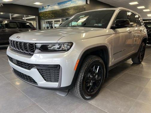 2026 Jeep Grand Cherokee Laredo