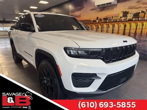 2025 Jeep Grand Cherokee Laredo