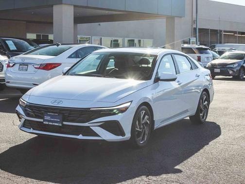 2025 Hyundai ELANTRA SEL Convenience