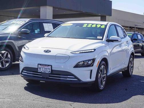 White 2023 Hyundai KONA EV Limited