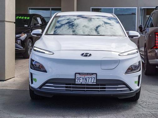 White 2023 Hyundai KONA EV SE