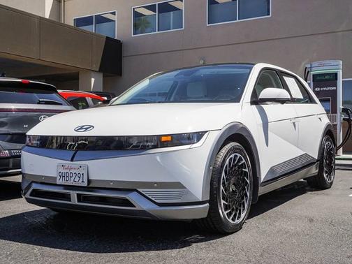 White 2023 Hyundai IONIQ 5 Limited