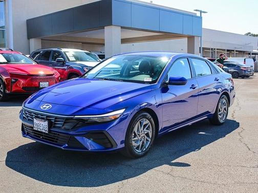2024 Hyundai ELANTRA HEV Blue