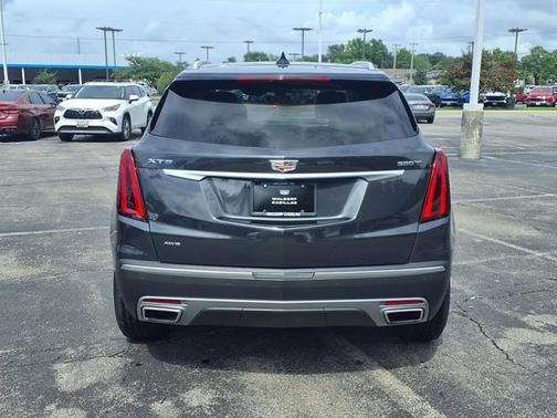 2022 Cadillac XT5 AWD Premium Luxury