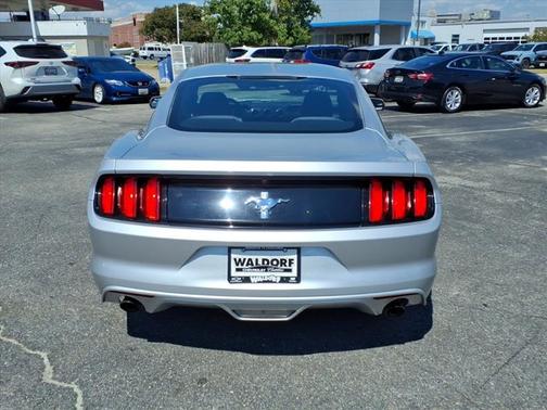 2017 Ford Mustang V6