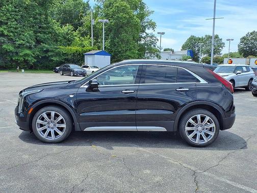 2021 Cadillac XT4 AWD Premium Luxury