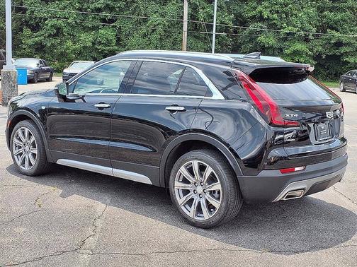 2021 Cadillac XT4 AWD Premium Luxury
