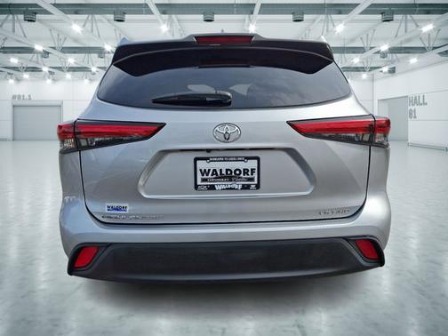 2021 Toyota Highlander LE