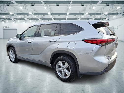 2021 Toyota Highlander LE