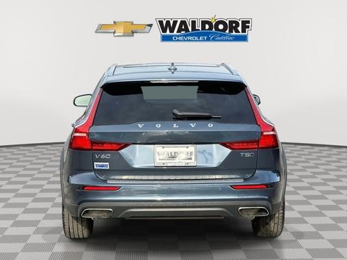 2021 Volvo V60 Cross Country 