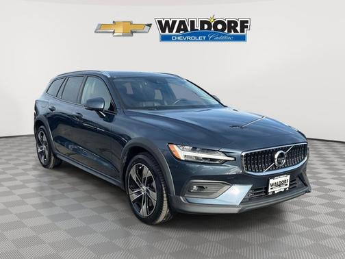 2021 Volvo V60 Cross Country T5