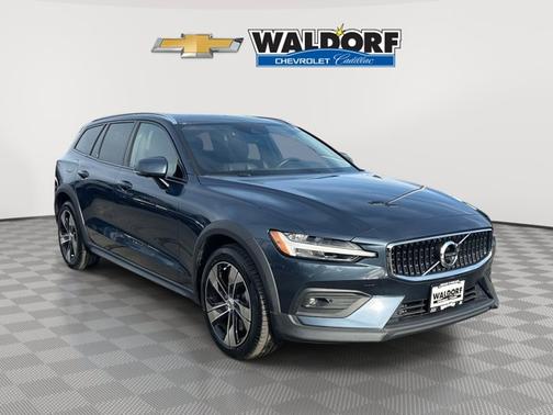 2021 Volvo V60 Cross Country 