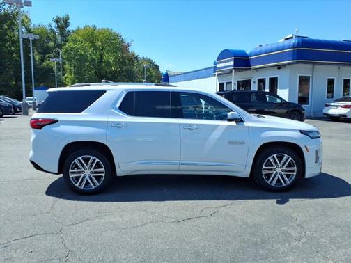 2023 Chevrolet Traverse High Country