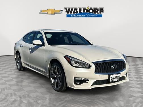 2017 INFINITI Q70 3.7X