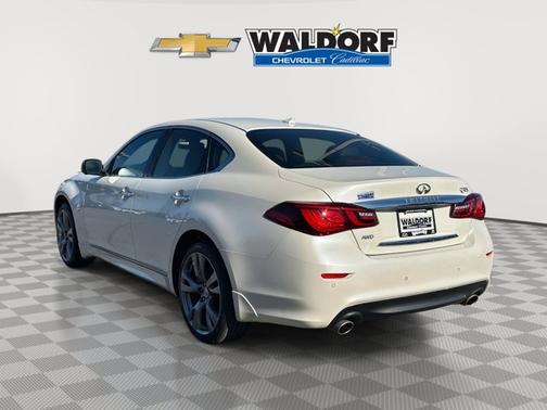 2017 INFINITI Q70 3.7X