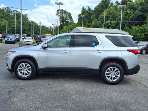 2021 Chevrolet Traverse LT Cloth