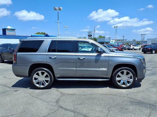 2019 Cadillac Escalade Luxury