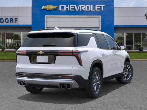 Polar White Tricoat 2026 Chevrolet Traverse FWD LT