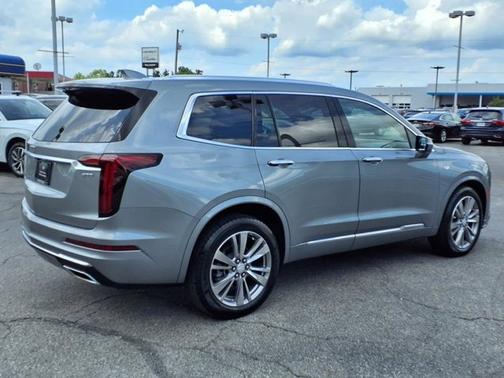 2023 Cadillac XT6 FWD Premium Luxury