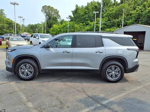 2025 Chevrolet Traverse FWD LT