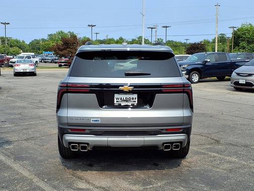 2025 Chevrolet Traverse FWD LT