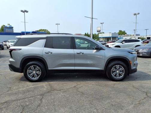 2025 Chevrolet Traverse FWD LT
