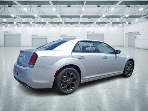 2020 Chrysler 300 Touring
