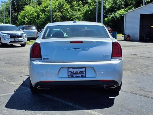2020 Chrysler 300 Touring