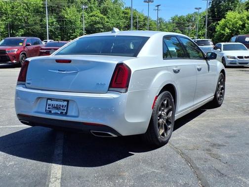 2020 Chrysler 300 Touring