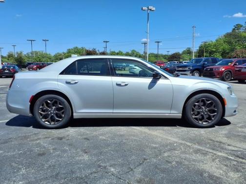 2020 Chrysler 300 Touring